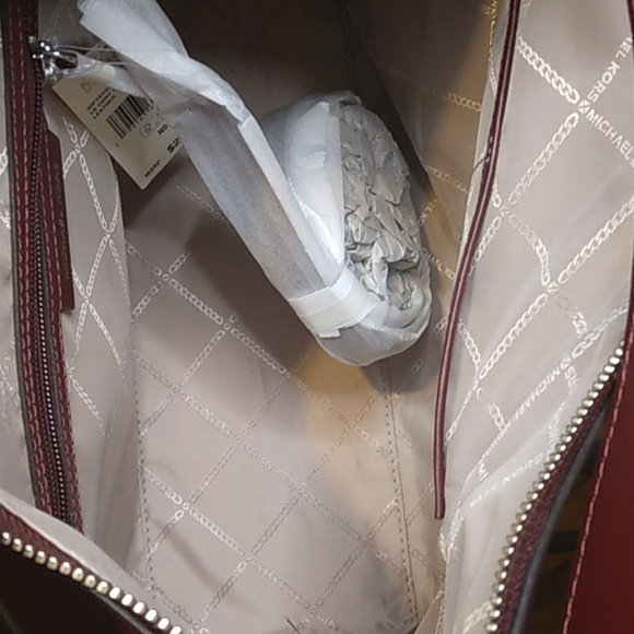 Michael Kors Large Hobo Bag - Picture 6 of 7